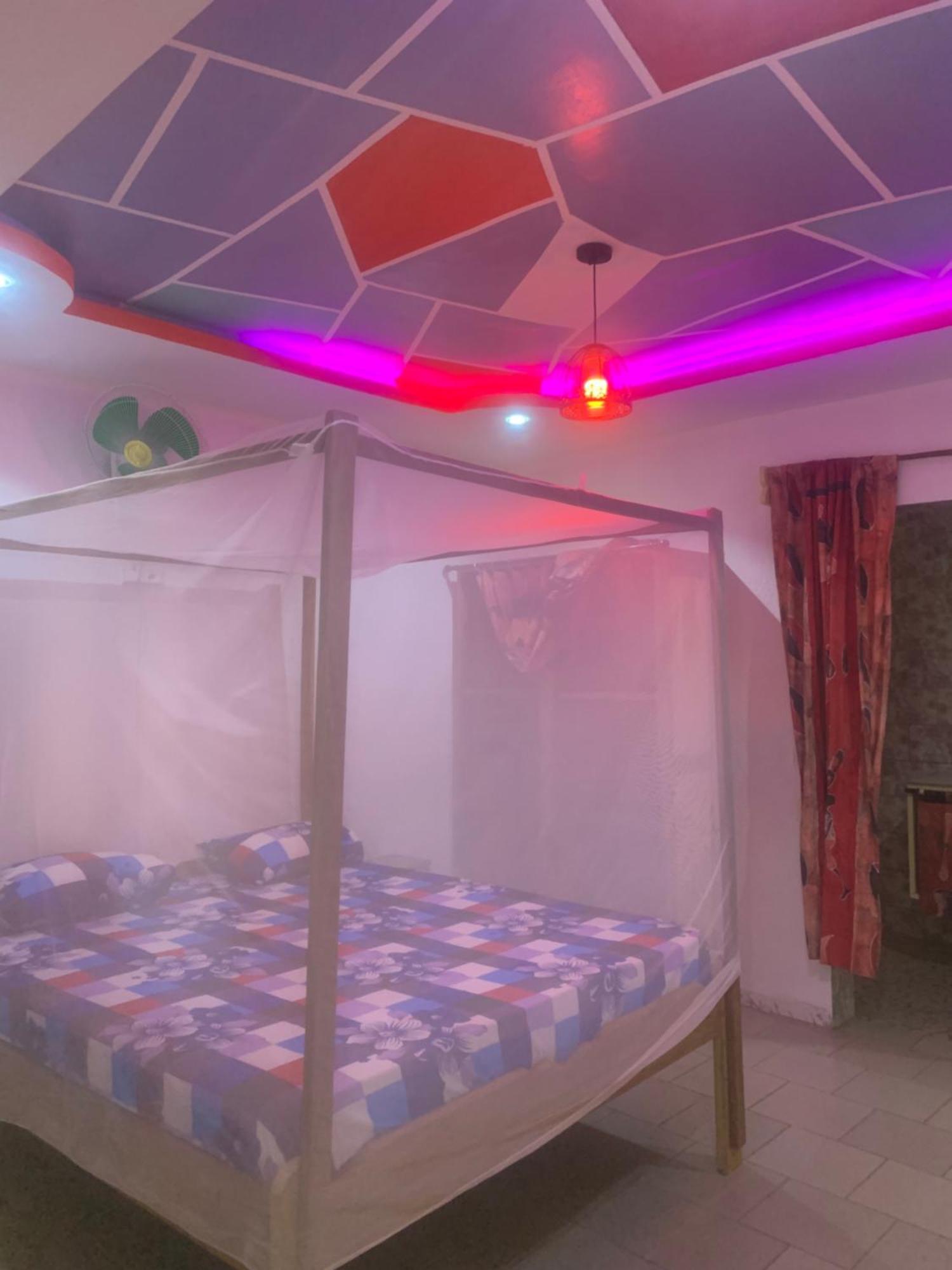 Auberge Keur Ely Ouoran Luaran gambar