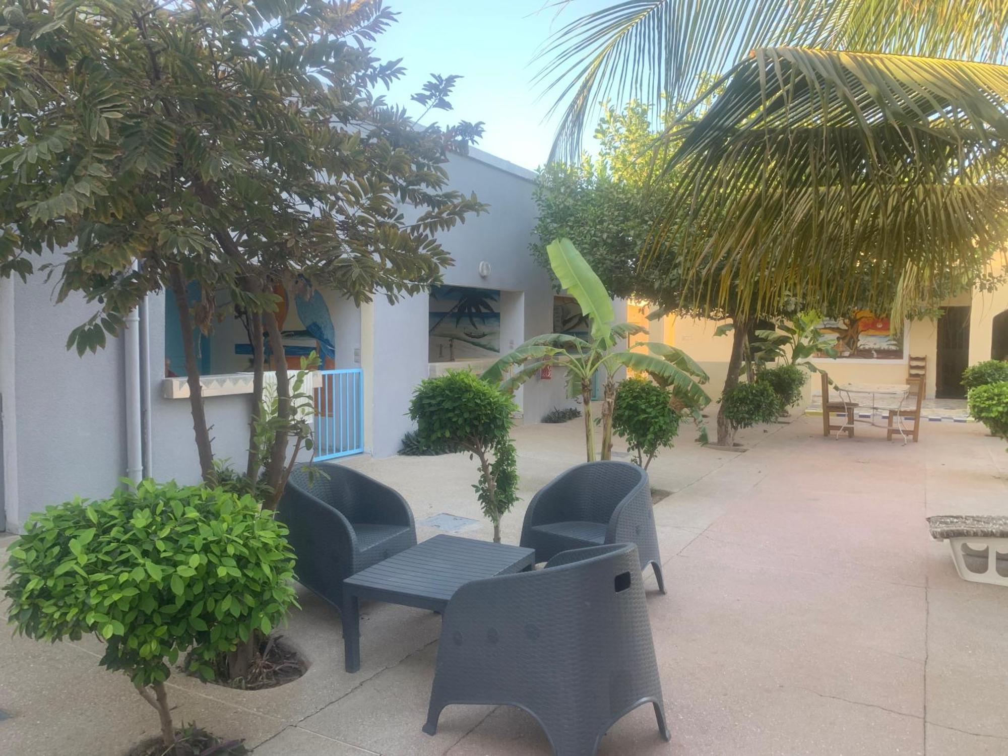 Auberge Keur Ely Ouoran Luaran gambar